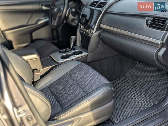 Тойота Камри 2014 в Коломые на Automoto.ua Серый Тойота Камри, объемом двигателя 2.5 л и пробегом 241 тыс. км за 10850 $, фото 12 на Automoto.ua