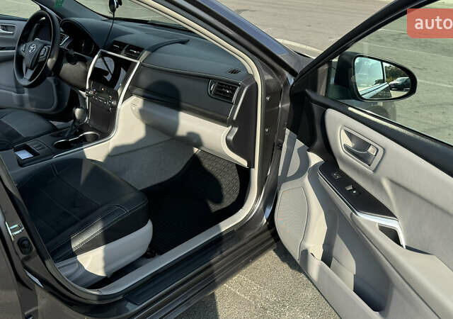 Серый Тойота Камри, объемом двигателя 2.49 л и пробегом 219 тыс. км за 15999 $, фото 16 на Automoto.ua