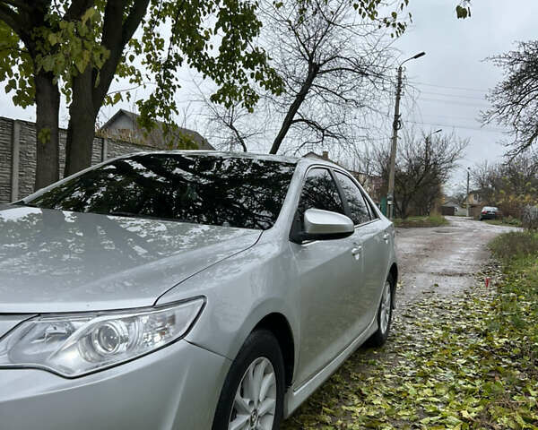 Сірий Тойота Камрі, об'ємом двигуна 2.5 л та пробігом 185 тис. км за 11300 $, фото 6 на Automoto.ua