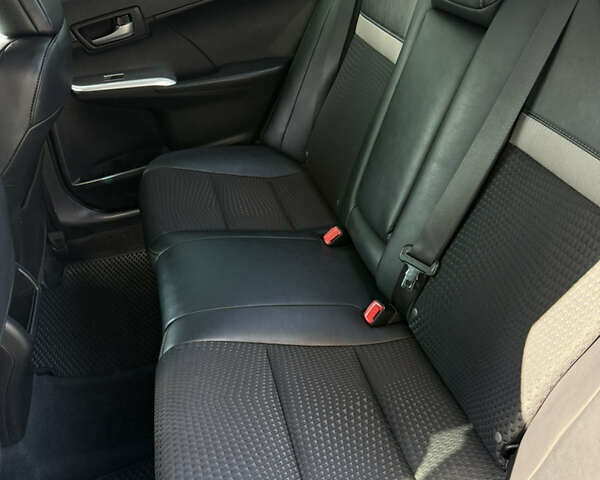 Серый Тойота Камри, объемом двигателя 2.49 л и пробегом 147 тыс. км за 13800 $, фото 31 на Automoto.ua