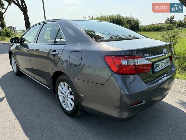 Серый Тойота Камри, объемом двигателя 2.49 л и пробегом 285 тыс. км за 12500 $, фото 7 на Automoto.ua