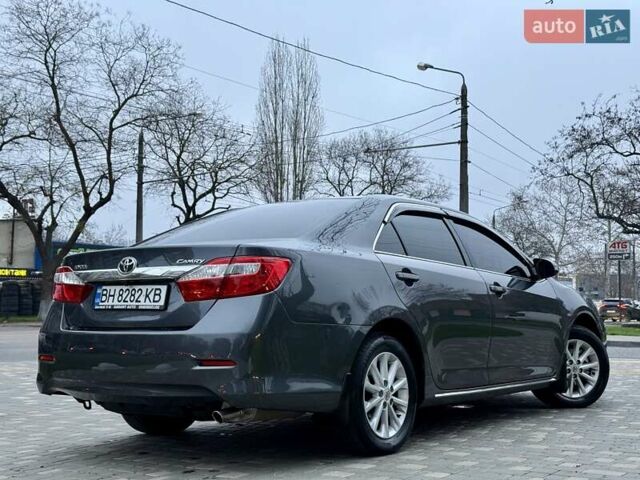 Сірий Тойота Камрі, об'ємом двигуна 2.5 л та пробігом 271 тис. км за 11900 $, фото 18 на Automoto.ua