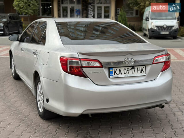 Серый Тойота Камри, объемом двигателя 2.5 л и пробегом 175 тыс. км за 7600 $, фото 3 на Automoto.ua