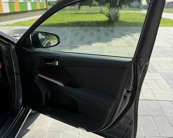 Сірий Тойота Камрі, об'ємом двигуна 2.49 л та пробігом 284 тис. км за 12500 $, фото 61 на Automoto.ua