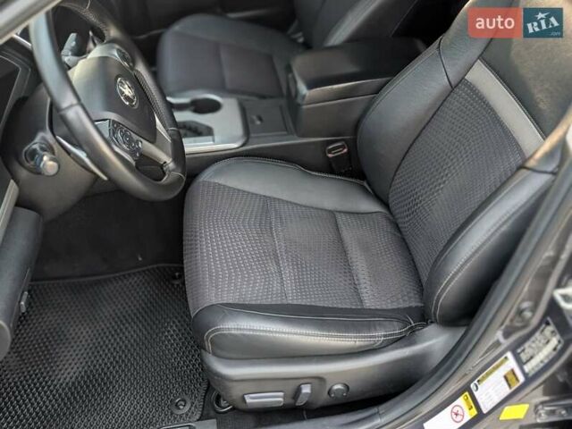 Тойота Камри 2014 в Коломые на Automoto.ua Серый Тойота Камри, объемом двигателя 2.5 л и пробегом 241 тыс. км за 10850 $, фото 9 на Automoto.ua