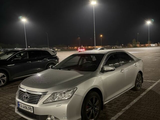 Тойота Камри 2014 в Киеве на Automoto.ua Серый Тойота Камри, объемом двигателя 0 л и пробегом 260 тыс. км за 12700 $, фото 8 на Automoto.ua