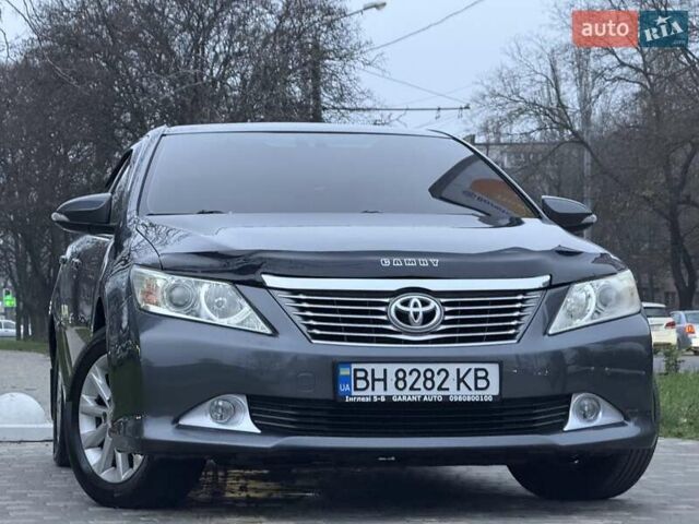 Сірий Тойота Камрі, об'ємом двигуна 2.5 л та пробігом 271 тис. км за 11900 $, фото 21 на Automoto.ua