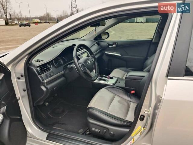 Серый Тойота Камри, объемом двигателя 2.5 л и пробегом 160 тыс. км за 11750 $, фото 8 на Automoto.ua