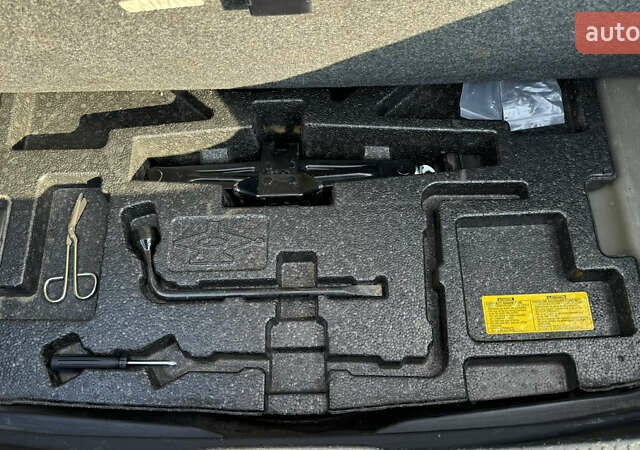 Серый Тойота Камри, объемом двигателя 2.49 л и пробегом 219 тыс. км за 15999 $, фото 21 на Automoto.ua