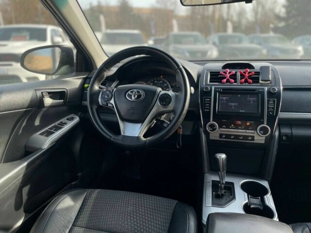 Сірий Тойота Камрі, об'ємом двигуна 2.5 л та пробігом 301 тис. км за 9900 $, фото 12 на Automoto.ua