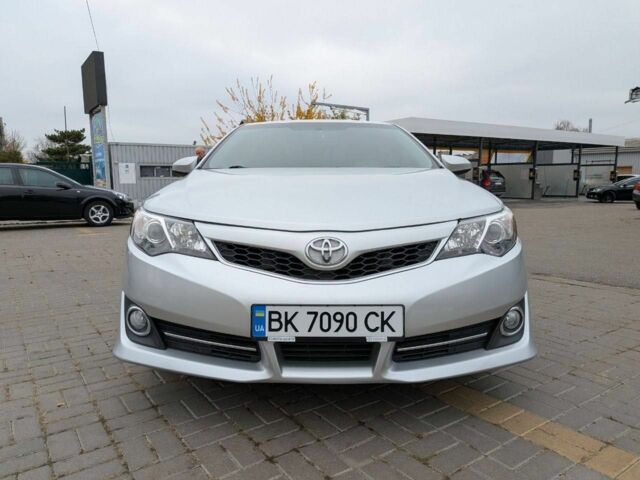 Серый Тойота Камри, объемом двигателя 2.5 л и пробегом 200 тыс. км за 14500 $, фото 14 на Automoto.ua