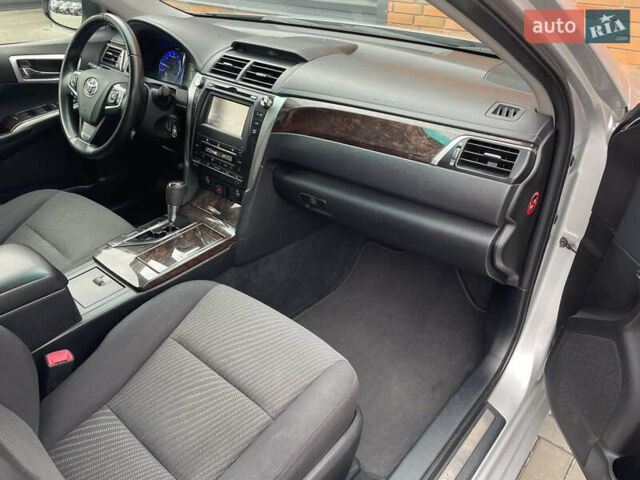 Серый Тойота Камри, объемом двигателя 2.49 л и пробегом 230 тыс. км за 16500 $, фото 18 на Automoto.ua