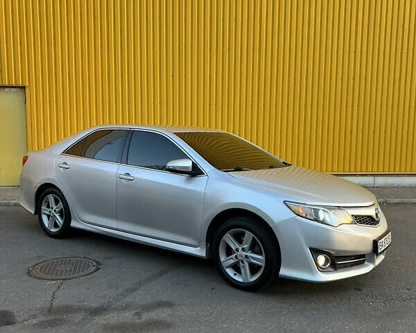 Сірий Тойота Камрі, об'ємом двигуна 2.49 л та пробігом 193 тис. км за 11200 $, фото 10 на Automoto.ua