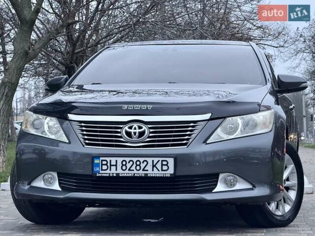 Сірий Тойота Камрі, об'ємом двигуна 2.5 л та пробігом 271 тис. км за 11900 $, фото 10 на Automoto.ua