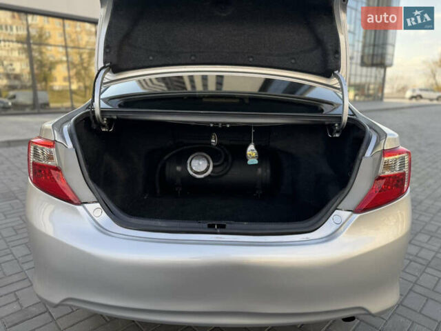 Серый Тойота Камри, объемом двигателя 2.49 л и пробегом 179 тыс. км за 12777 $, фото 33 на Automoto.ua