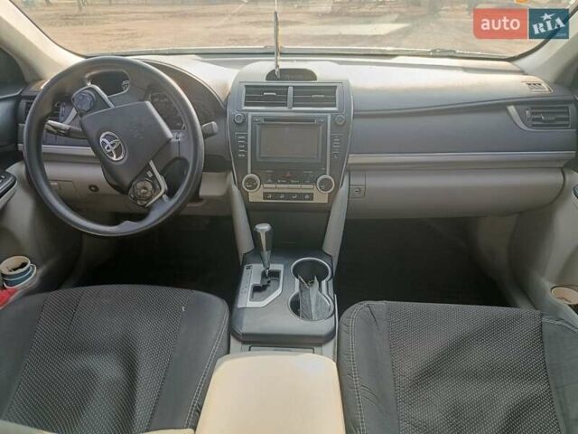Сірий Тойота Камрі, об'ємом двигуна 2.49 л та пробігом 160 тис. км за 10000 $, фото 11 на Automoto.ua