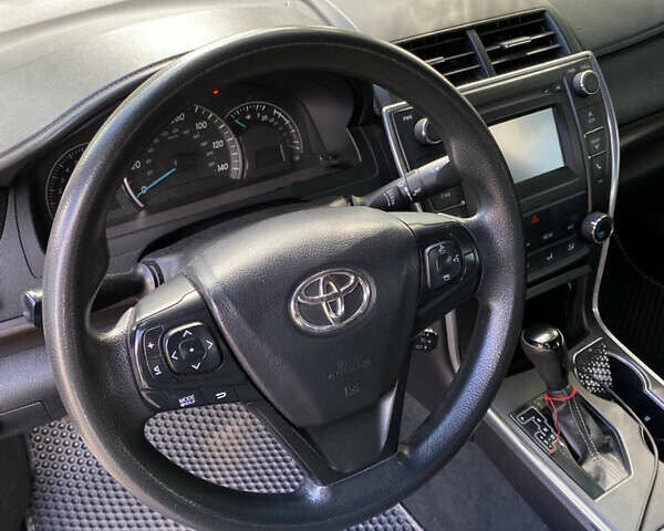 Серый Тойота Камри, объемом двигателя 2.49 л и пробегом 165 тыс. км за 12800 $, фото 5 на Automoto.ua