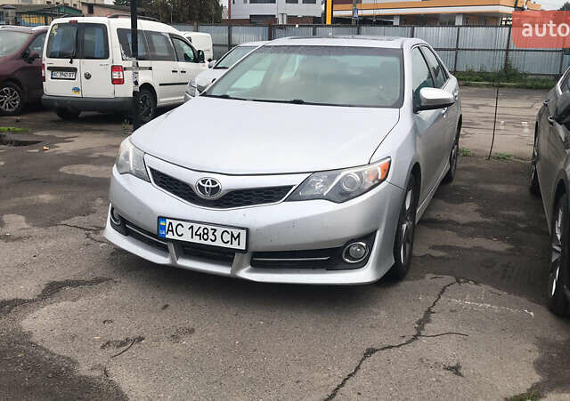 Сірий Тойота Камрі, об'ємом двигуна 3.46 л та пробігом 210 тис. км за 15000 $, фото 1 на Automoto.ua