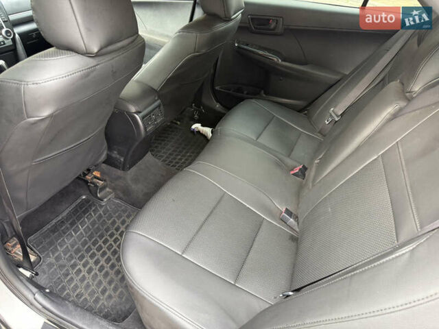 Серый Тойота Камри, объемом двигателя 2.5 л и пробегом 175 тыс. км за 7600 $, фото 6 на Automoto.ua