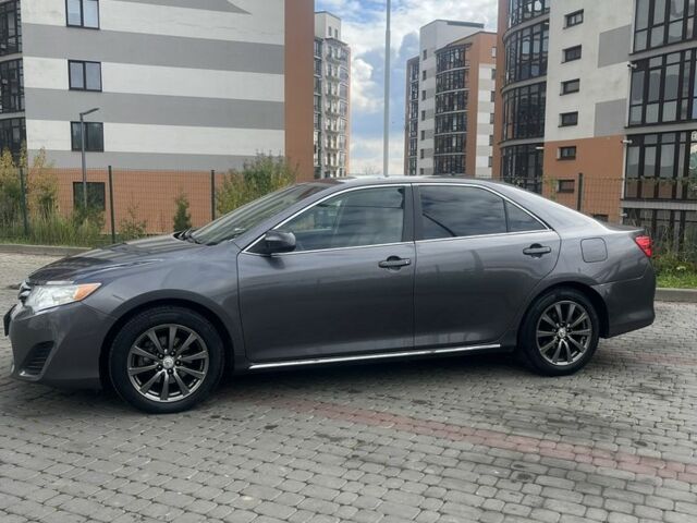 Серый Тойота Камри, объемом двигателя 2.5 л и пробегом 220 тыс. км за 11900 $, фото 5 на Automoto.ua