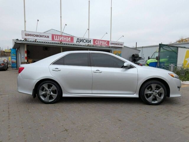 Серый Тойота Камри, объемом двигателя 2.5 л и пробегом 200 тыс. км за 14500 $, фото 4 на Automoto.ua