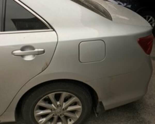 Серый Тойота Камри, объемом двигателя 2.49 л и пробегом 92 тыс. км за 18000 $, фото 3 на Automoto.ua