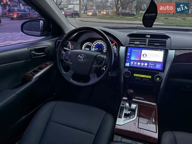 Сірий Тойота Камрі, об'ємом двигуна 2.5 л та пробігом 271 тис. км за 11900 $, фото 70 на Automoto.ua