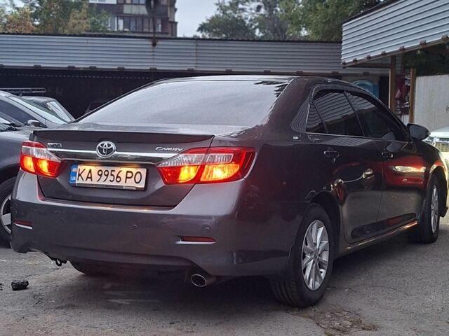 Серый Тойота Камри, объемом двигателя 2.5 л и пробегом 160 тыс. км за 14700 $, фото 3 на Automoto.ua