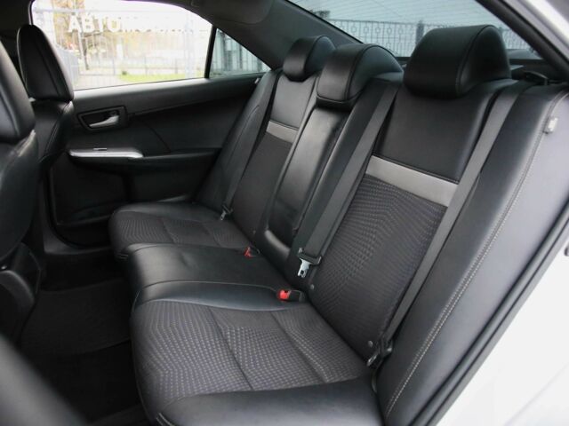 Сірий Тойота Камрі, об'ємом двигуна 2.5 л та пробігом 210 тис. км за 15500 $, фото 7 на Automoto.ua