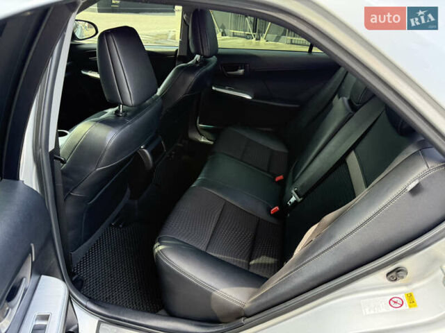 Серый Тойота Камри, объемом двигателя 2.49 л и пробегом 147 тыс. км за 13800 $, фото 15 на Automoto.ua