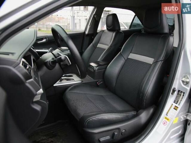 Сірий Тойота Камрі, об'ємом двигуна 2.49 л та пробігом 210 тис. км за 15500 $, фото 6 на Automoto.ua