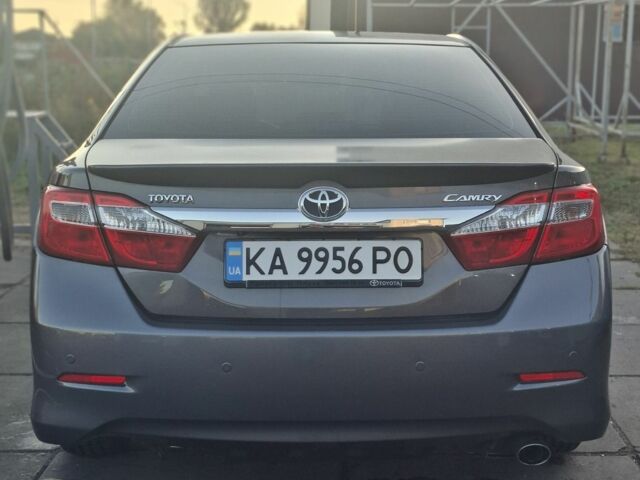 Серый Тойота Камри, объемом двигателя 2.5 л и пробегом 160 тыс. км за 14700 $, фото 1 на Automoto.ua