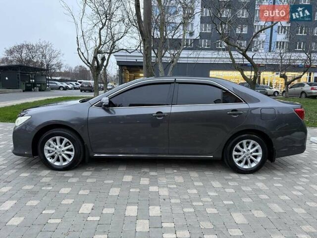 Сірий Тойота Камрі, об'ємом двигуна 2.5 л та пробігом 271 тис. км за 11900 $, фото 3 на Automoto.ua