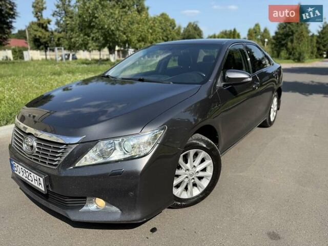 Серый Тойота Камри, объемом двигателя 2.49 л и пробегом 285 тыс. км за 12500 $, фото 111 на Automoto.ua