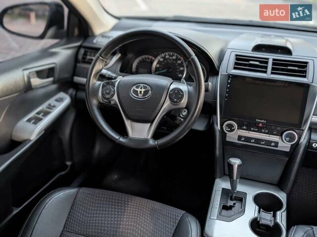 Тойота Камри 2014 в Коломые на Automoto.ua Серый Тойота Камри, объемом двигателя 2.5 л и пробегом 241 тыс. км за 10850 $, фото 7 на Automoto.ua
