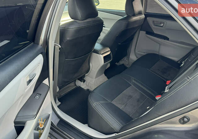 Серый Тойота Камри, объемом двигателя 2.49 л и пробегом 219 тыс. км за 15999 $, фото 18 на Automoto.ua