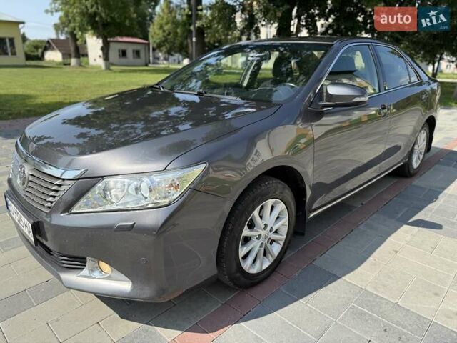 Сірий Тойота Камрі, об'ємом двигуна 2.49 л та пробігом 284 тис. км за 12500 $, фото 85 на Automoto.ua