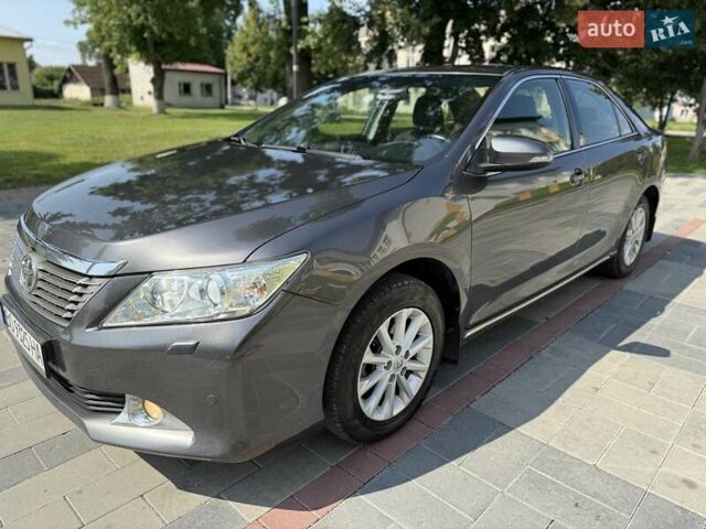 Сірий Тойота Камрі, об'ємом двигуна 2.49 л та пробігом 284 тис. км за 12500 $, фото 89 на Automoto.ua