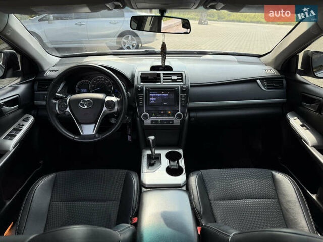 Серый Тойота Камри, объемом двигателя 2.49 л и пробегом 147 тыс. км за 13800 $, фото 16 на Automoto.ua