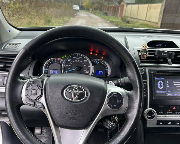 Сірий Тойота Камрі, об'ємом двигуна 2.5 л та пробігом 185 тис. км за 11300 $, фото 11 на Automoto.ua