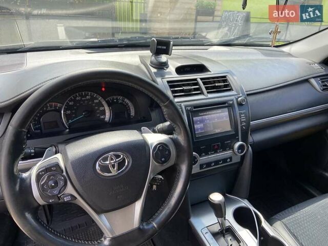 Серый Тойота Камри, объемом двигателя 2.5 л и пробегом 189 тыс. км за 12500 $, фото 10 на Automoto.ua