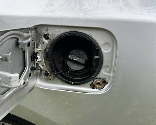 Сірий Тойота Камрі, об'ємом двигуна 2.5 л та пробігом 185 тис. км за 11300 $, фото 17 на Automoto.ua