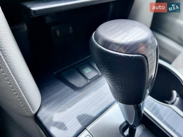 Серый Тойота Камри, объемом двигателя 0 л и пробегом 160 тыс. км за 13700 $, фото 18 на Automoto.ua