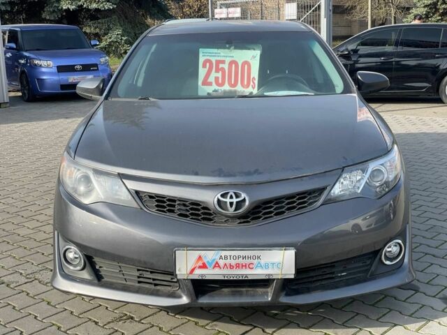 Сірий Тойота Камрі, об'ємом двигуна 2.5 л та пробігом 301 тис. км за 9900 $, фото 1 на Automoto.ua
