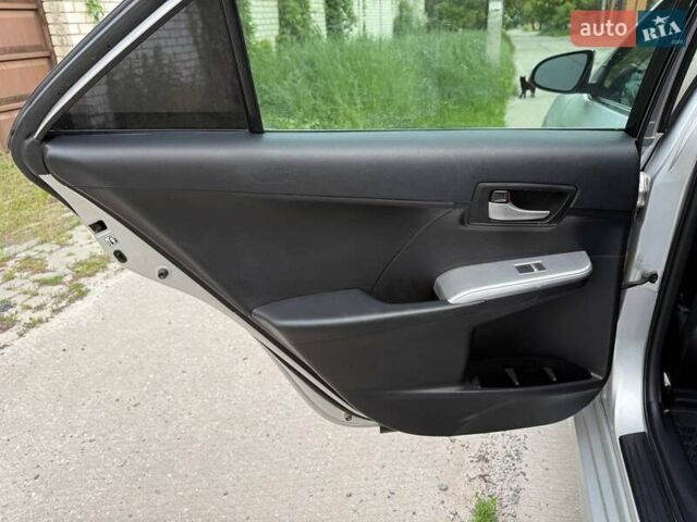 Сірий Тойота Камрі, об'ємом двигуна 2.5 л та пробігом 271 тис. км за 9850 $, фото 21 на Automoto.ua
