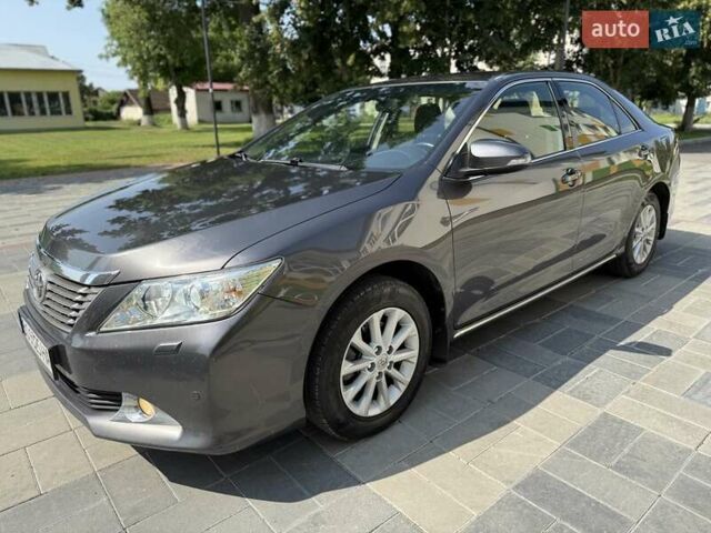 Серый Тойота Камри, объемом двигателя 2.49 л и пробегом 285 тыс. км за 12500 $, фото 67 на Automoto.ua