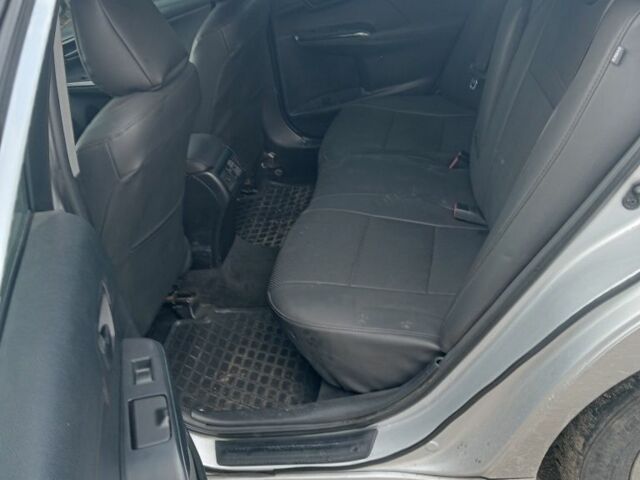 Серый Тойота Камри, объемом двигателя 2.5 л и пробегом 211 тыс. км за 10500 $, фото 6 на Automoto.ua