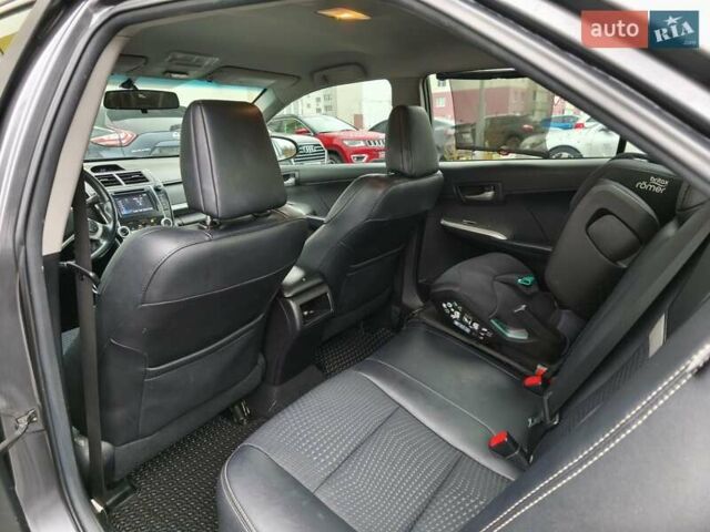 Серый Тойота Камри, объемом двигателя 2.5 л и пробегом 172 тыс. км за 11500 $, фото 6 на Automoto.ua