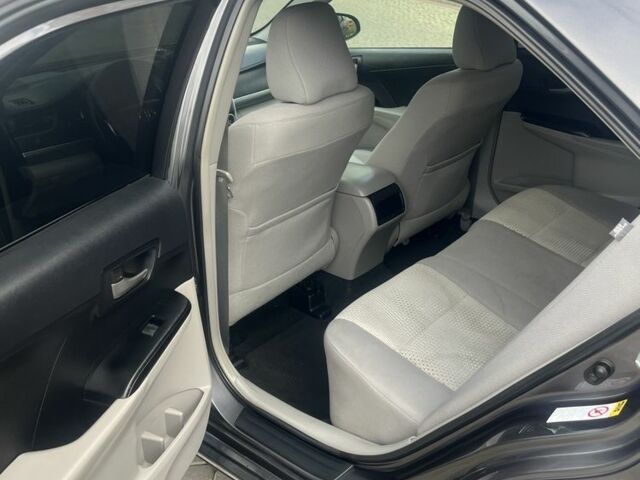 Серый Тойота Камри, объемом двигателя 2.5 л и пробегом 220 тыс. км за 11900 $, фото 7 на Automoto.ua