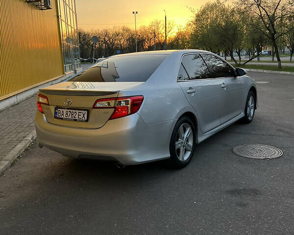 Сірий Тойота Камрі, об'ємом двигуна 2.49 л та пробігом 193 тис. км за 11200 $, фото 8 на Automoto.ua